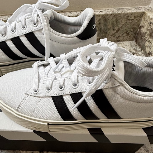 NWT Adidas Unisex Canvas Casual Sneaker White/Black/Off White (Size W6.5 / M5.5) - Picture 7 of 11
